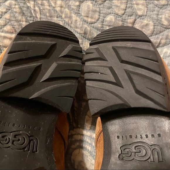 Ugg tan mules clogs 8 - Picture 3 of 11